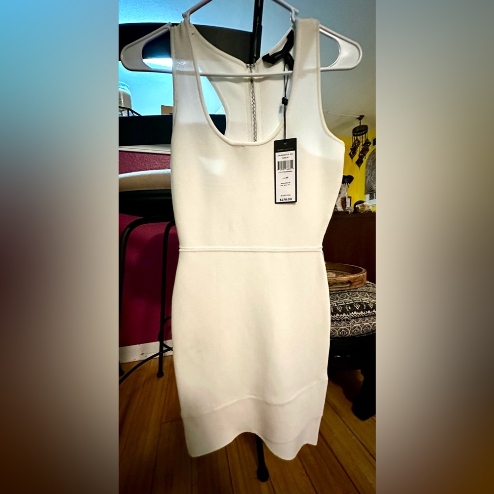 BCBGMaxAzria White Sheath Mini Dress Scoop Neck Sleeveless